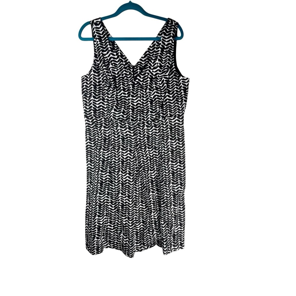 East 5th Fit & Flare Dress‎ Black White Sleeveless V-Neck Size 16 Career Cotton